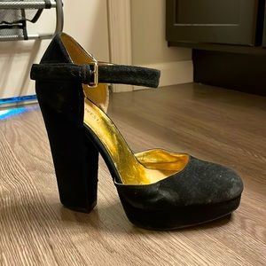 Black Nine West 4 inch Platform Heel (women’s 8)